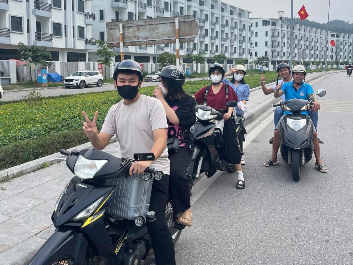 Trước khi ký nhận xe, du khách nên kiểm tra tổng thể tình trạng phương tiện để đảm bảo an toàn trong quá trình sử dụng 