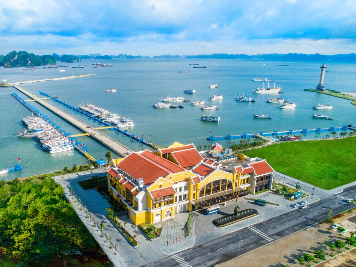 Cảng tàu khách quốc tế Hạ Long