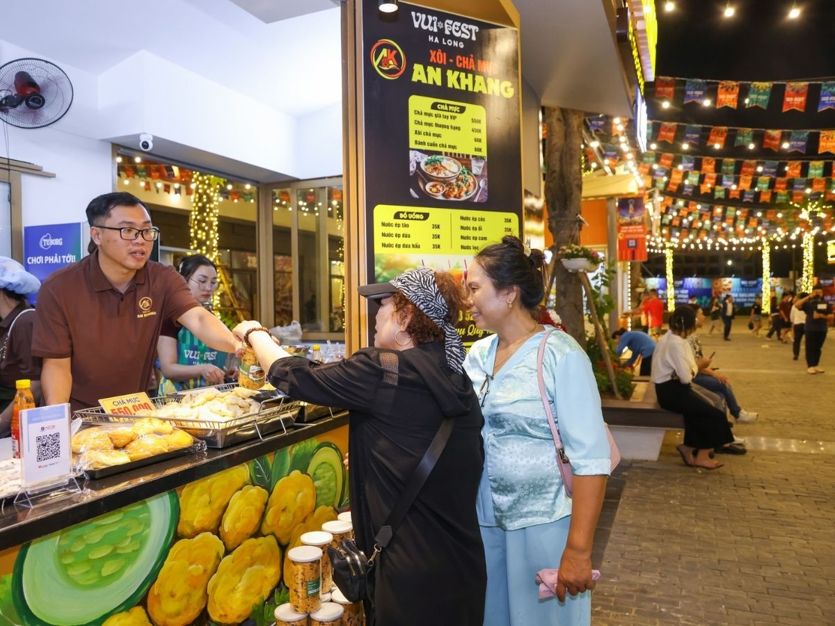 Một lợi thế lớn là VUI-Fest miễn phí vào cửa, giúp bạn dễ dàng trải nghiệm mà không cần lo chi phí ban đầu.