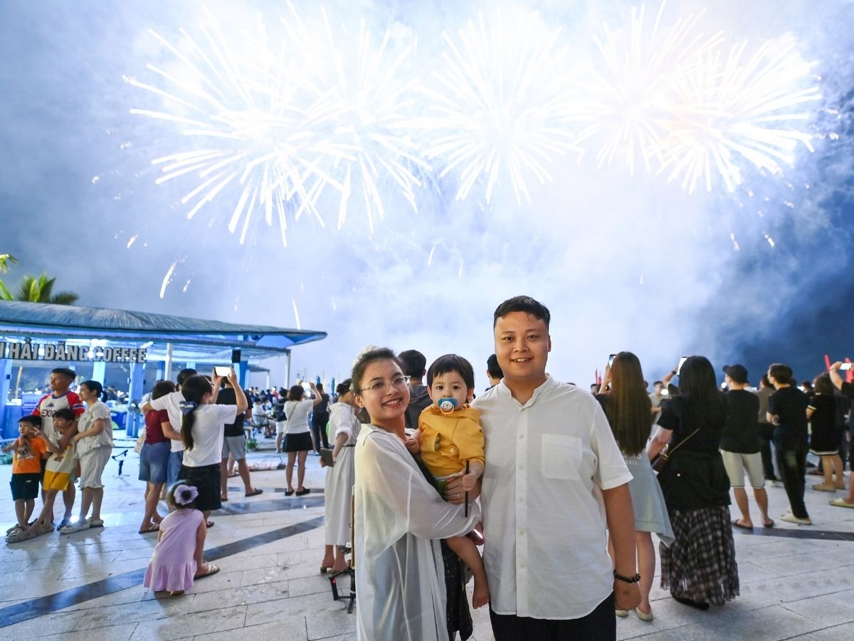 Để tận dụng tối đa chuyến đi theo lịch bắn pháo hoa Vui-Fest Ha Long 2026, bạn nên bắt đầu ngày tại Sun World Ha Long.