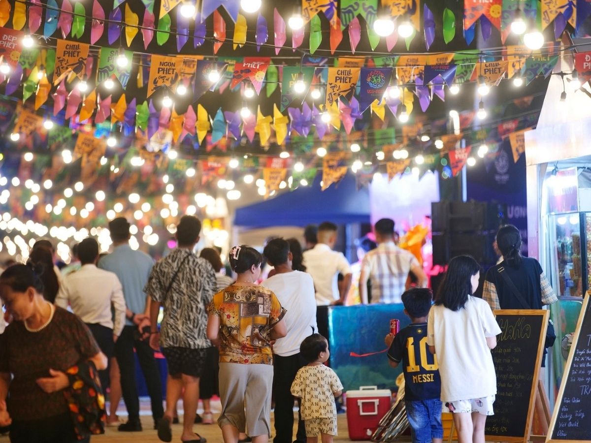 VUI-Fest Ha Long còn hấp dẫn du khách nhờ không khí ngoài trời trẻ trung và sôi động