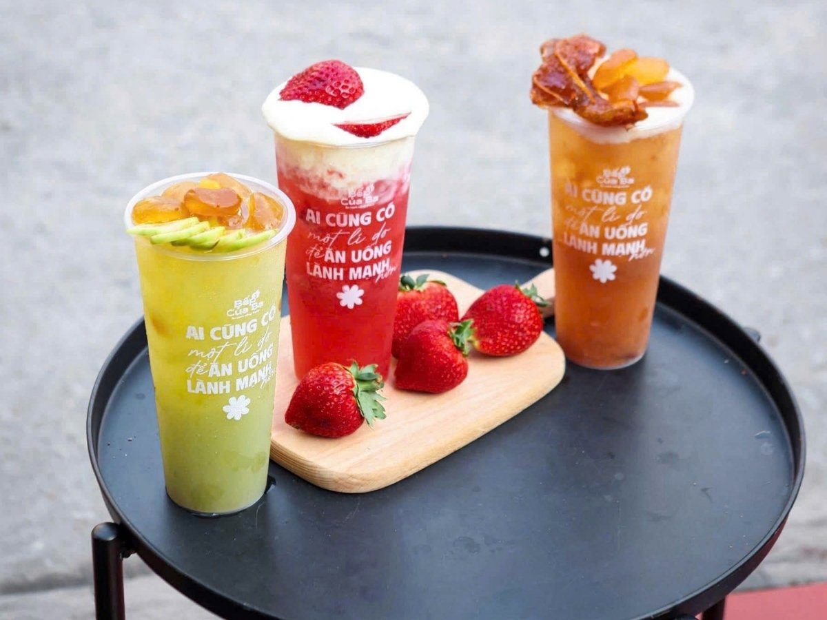 Sau khi dạo quanh phố đêm, du khách có thể nghỉ chân tại các quầy đồ uống trong VUI-Fest Ha Long