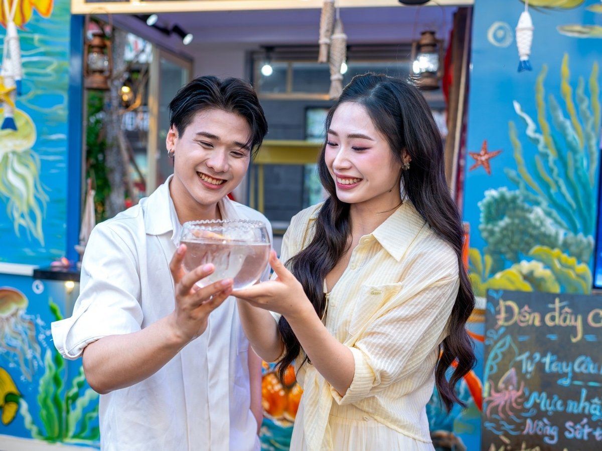 VUI-Fest tập trung nhiều hoạt động trong cùng một không gian, giúp cặp đôi có thể trải nghiệm trọn vẹn buổi tối mà không cần di chuyển nhiều