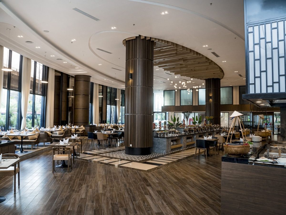 Hệ thống nhà hàng của Ramada Hotel & Suites by Wyndham Halong Bay View mang đến thực đơn phong phú.