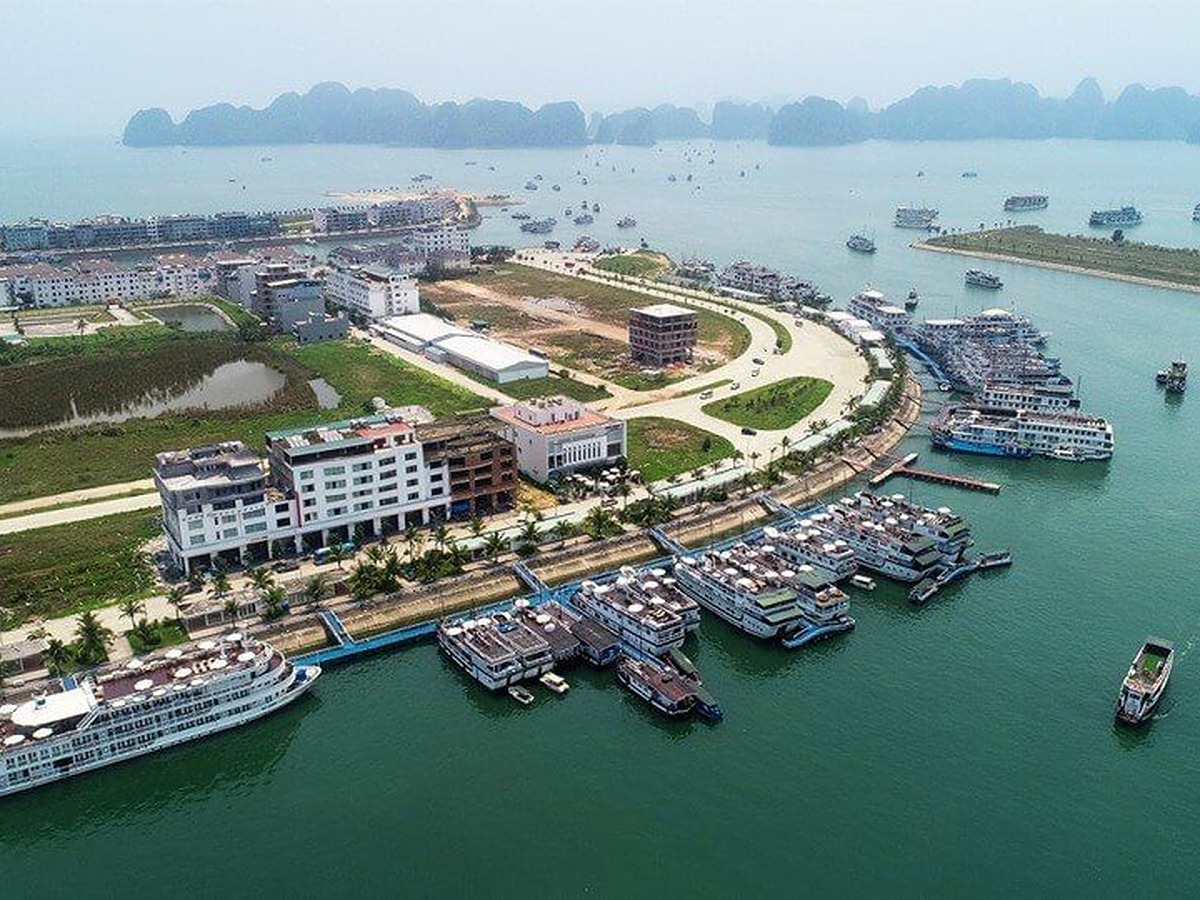 Cảng tàu khách quốc tế Tuần Châu là điểm khởi hành của nhiều tour vịnh. (Nguồn: Sưu tầm)