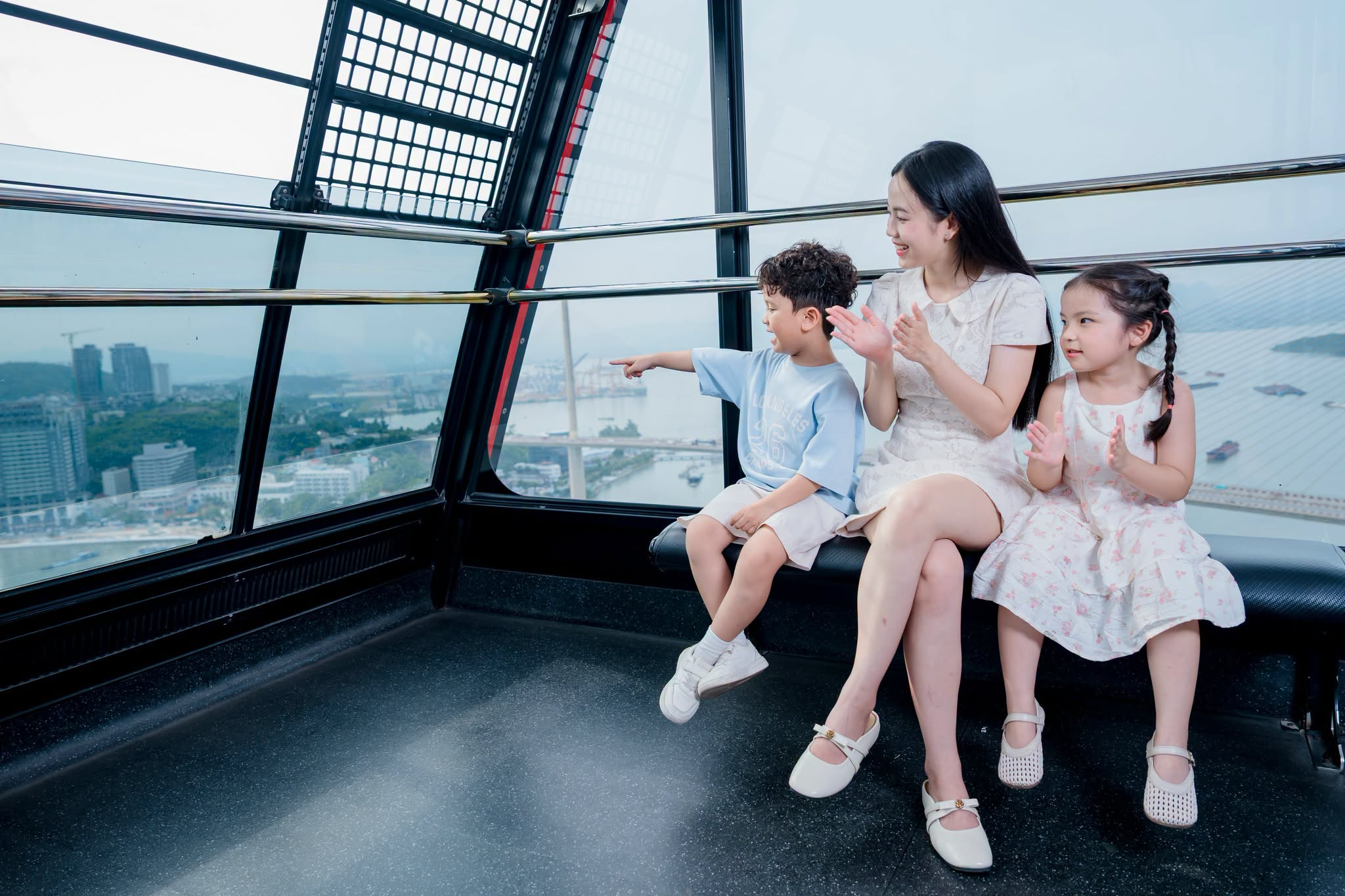 Du khách nên chuẩn bị trang phục năng động và phụ kiện cần thiết khi vui chơi tại Sun World Ha Long. (Nguồn: Sưu tầm)