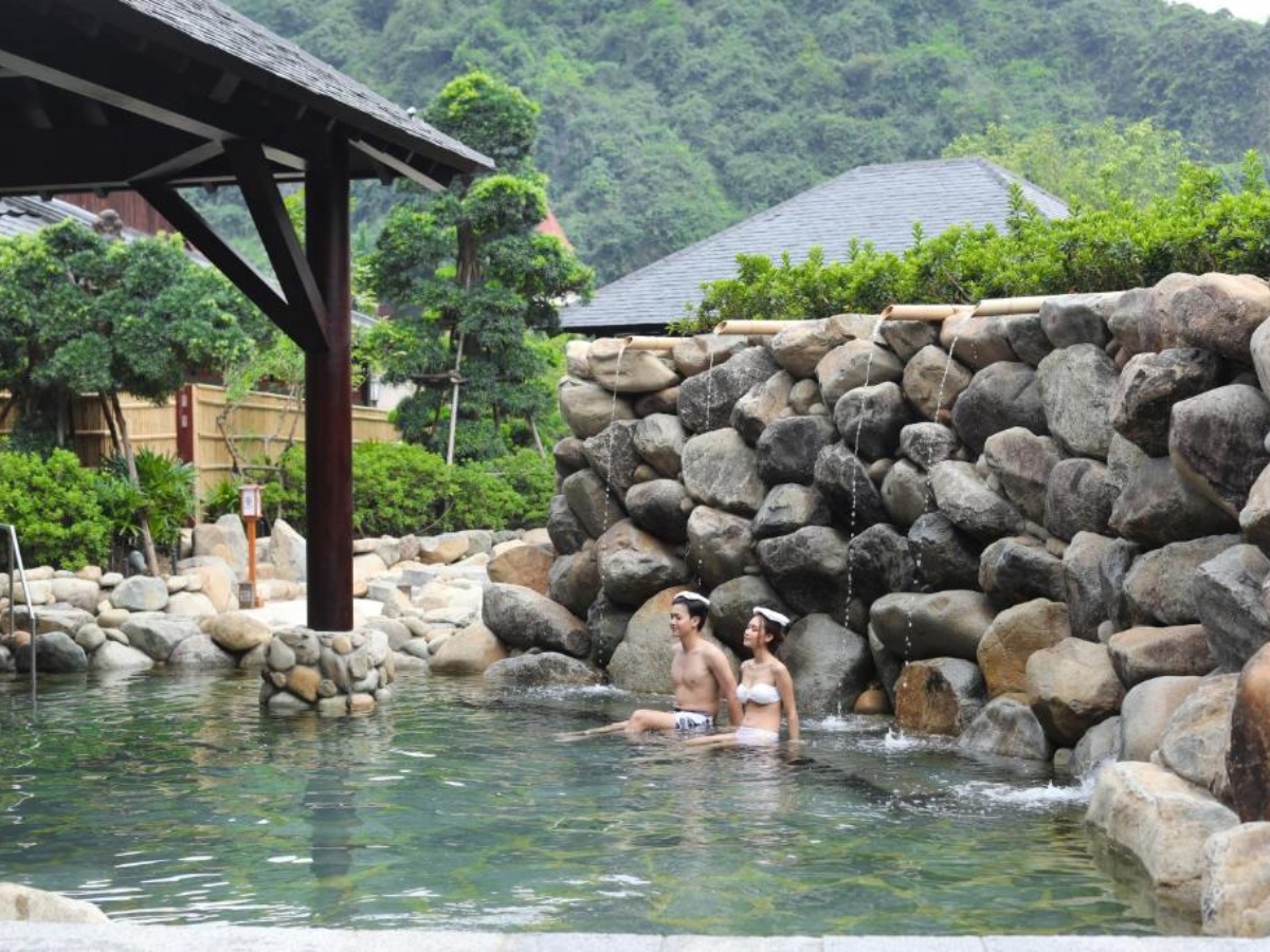 Chi phí tắm khoáng Quang Hanh linh hoạt với nhiều gói dịch vụ đáp ứng nhu cầu thư giãn của du khách. (Nguồn: Sưu tầm)