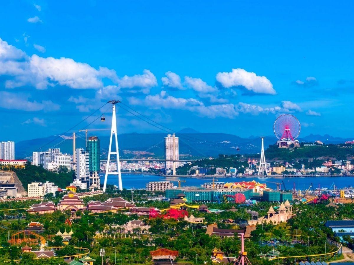 Du khách nên bắt đầu hành trình tại Sun World Ha Long với trải nghiệm Cáp treo Nữ Hoàng trước khi tới các điểm du lịch khác (Nguồn: Sưu tầm)
