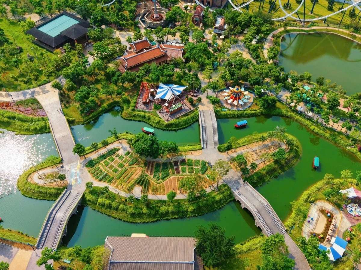 Sau khi đến ga Mặt Trời, du khách có thể tiếp tục khám phá khu vui chơi trên Đồi Ba Đèo (Nguồn: Sưu tầm)