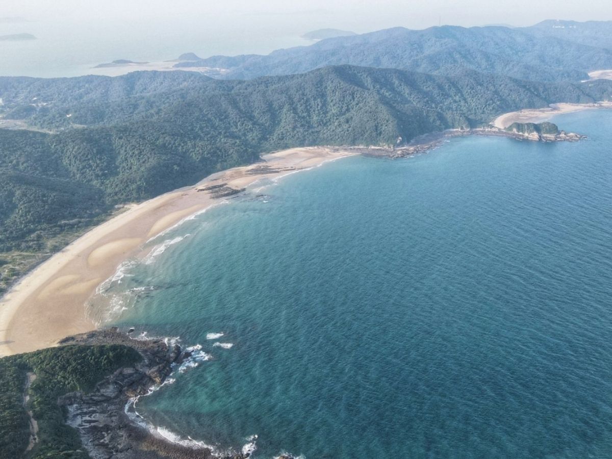 Không chỉ có cảnh đẹp, đảo Thanh Lân Quảng Ninh còn mang đến cơ hội cảm nhận nhịp sống giản dị của người dân vùng biển.