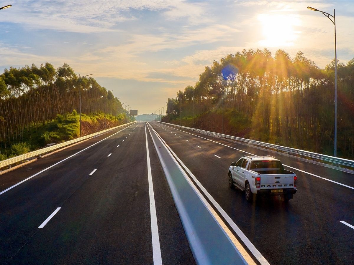 Tuyến cao tốc hiện đại đã thay đổi hoàn toàn trải nghiệm từ Hải Phòng đi Hạ Long