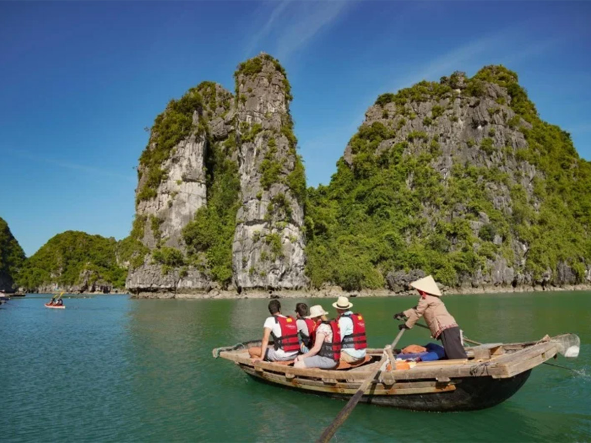 Lịch trình tham quan hang Trinh Nữ kết hợp 1 ngày