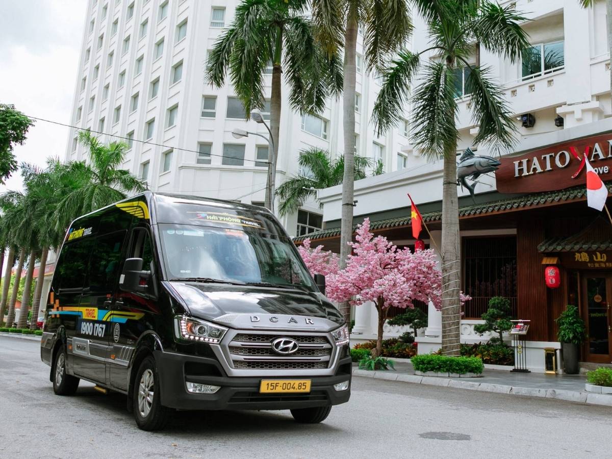 Lựa chọn phổ biến nhất để đến Mũi Sa Vĩ từ Hà Nội là di chuyển bằng xe khách hoặc limousine