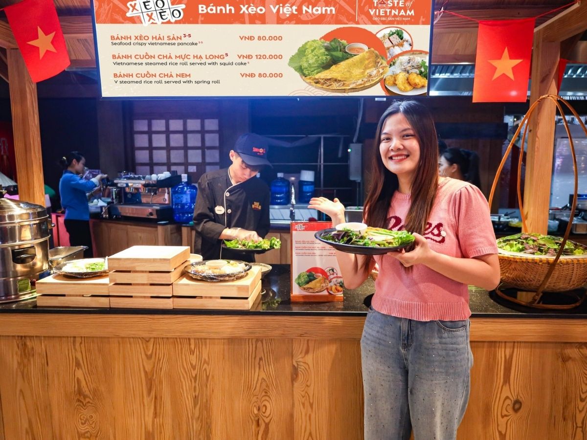 Sau khi vui chơi tại Sun World Hạ Long, du khách có thể thưởng thức những món đặc sản tại các nhà hàng trong khuôn viên.