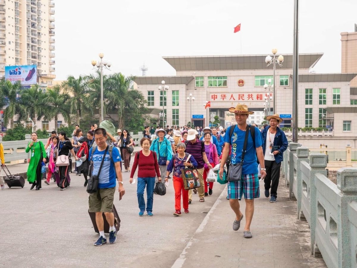 Đặc sản Móng Cái Quảng Ninh mang trong mình sự hòa quyện độc đáo giữa hai nền ẩm thực Việt Nam và Trung Quốc.