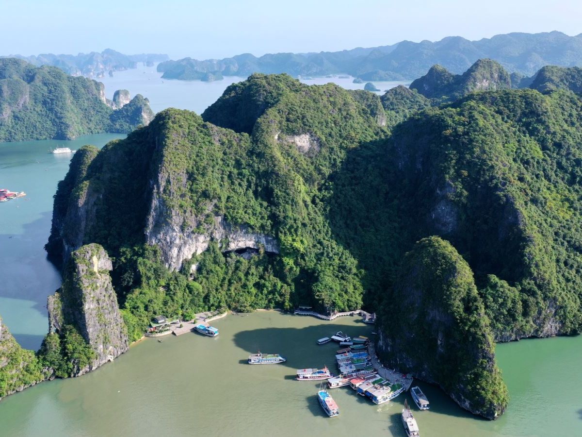 Nhiều du khách lựa chọn tour du lịch Quảng Ninh 2 ngày 1 đêm.