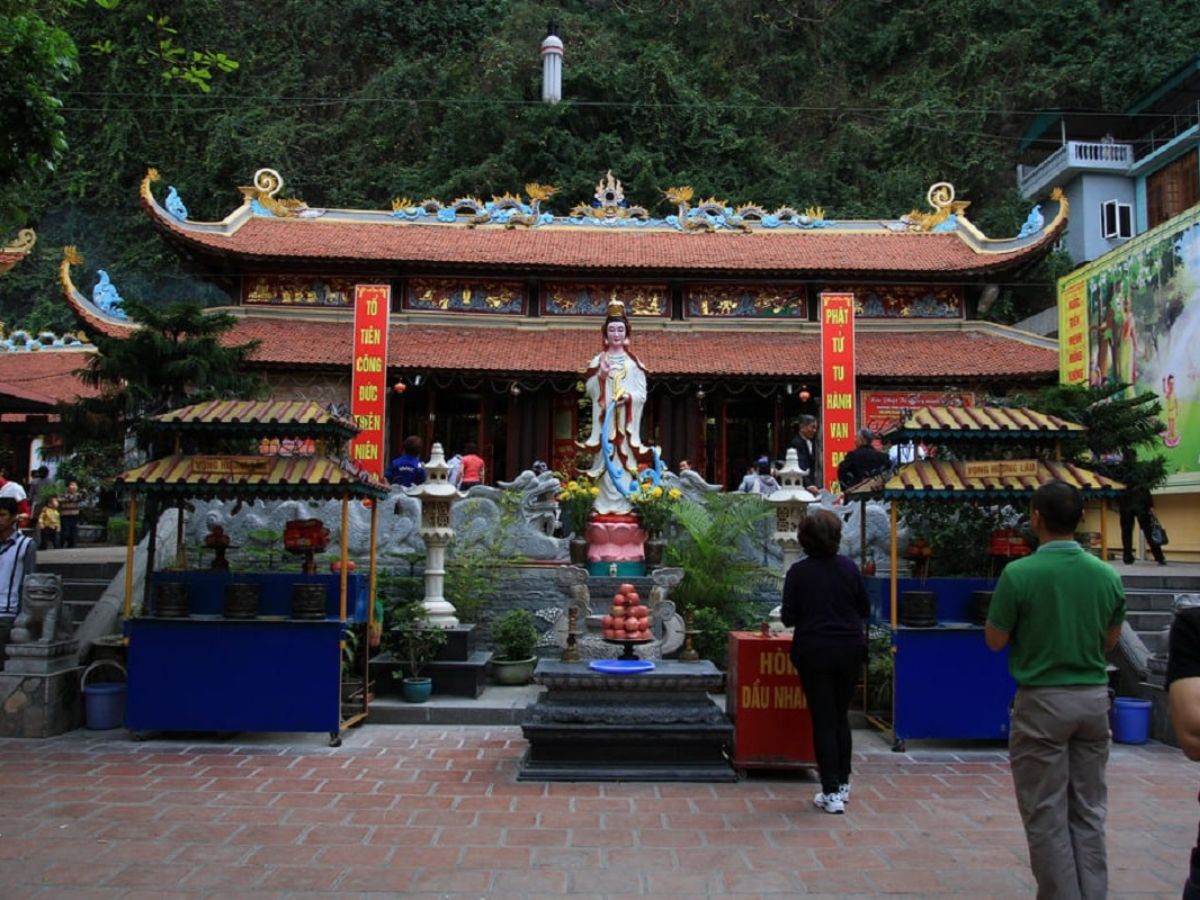 Chùa Long Tiên có giá trị tâm linh quan trọng tại Hạ Long