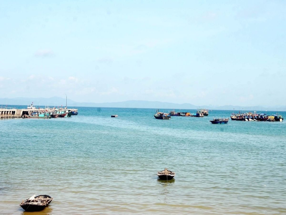 Biển Vân Đồn đem đến trải nghiệm gần gũi thiên nhiên