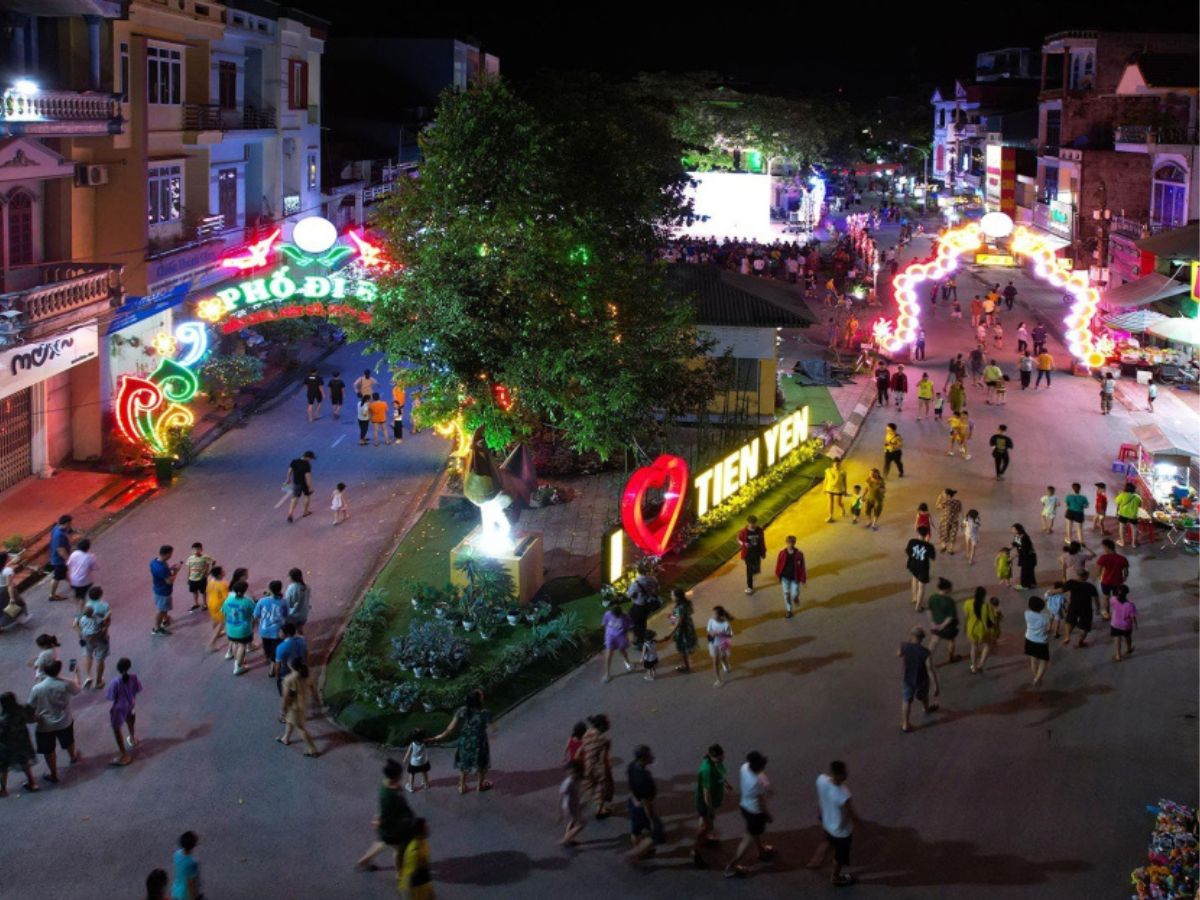 Phố đi bộ Tiên Yên trở thành không gian văn hóa sống động mỗi cuối tuần