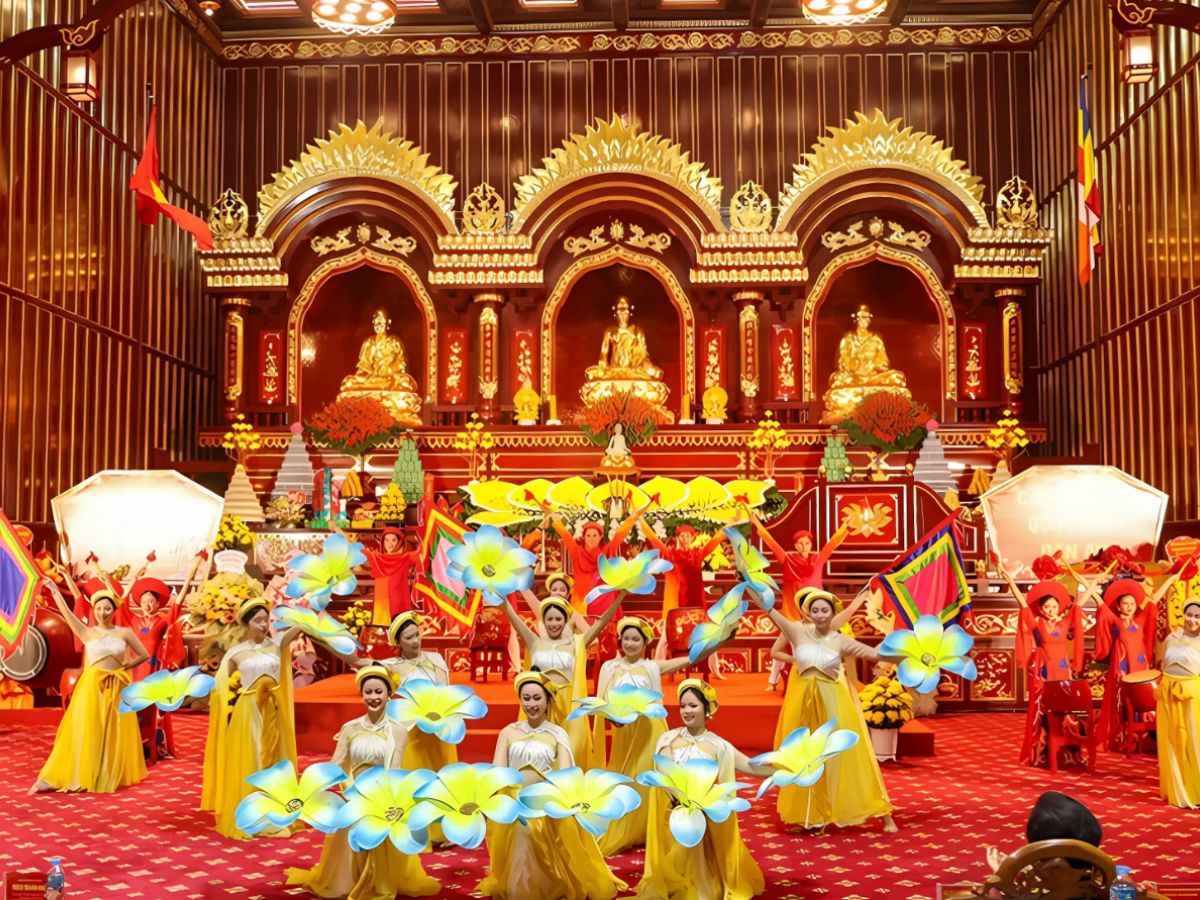 Tham gia nhiều lễ hội lớn tại Yên Tử Quảng Ninh.