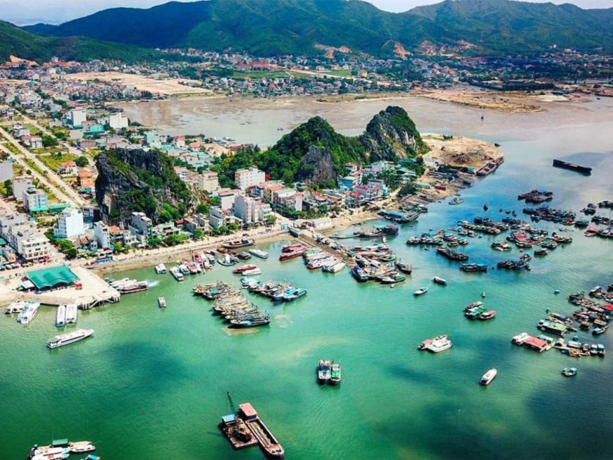 Trải nghiệm du lịch biển đảo tại Vân Đồn Quảng Ninh