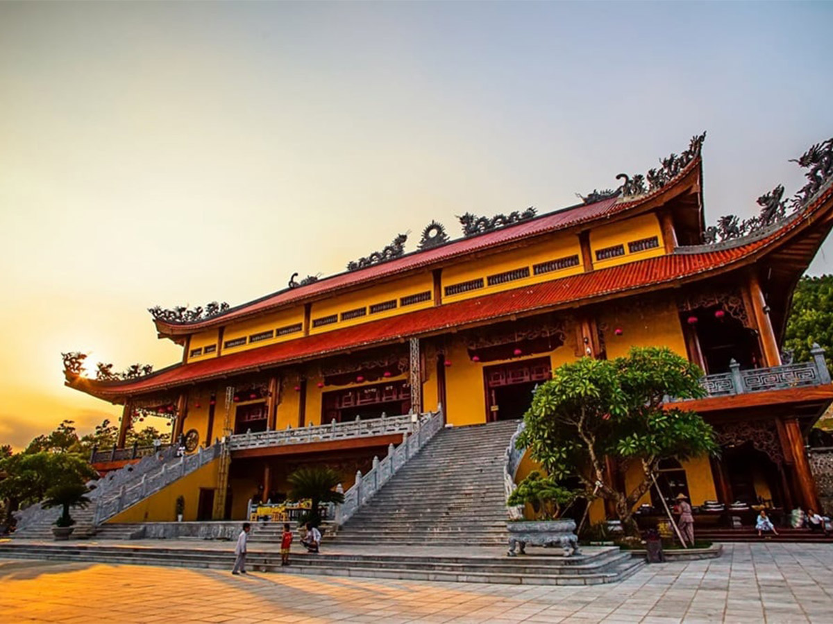 Lý do chùa ở Quảng Ninh luôn thu hút du khách