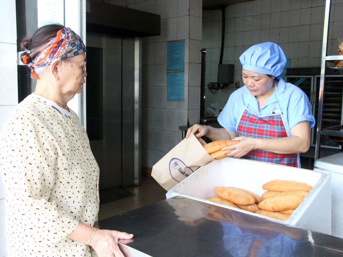 Bánh mì mỏ Quảng Ninh là món ăn hấp dẫn