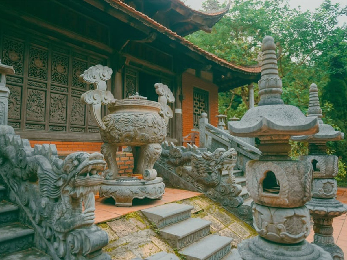 Lịch sử và truyền thuyết chùa Lôi Âm Quảng Ninh. 