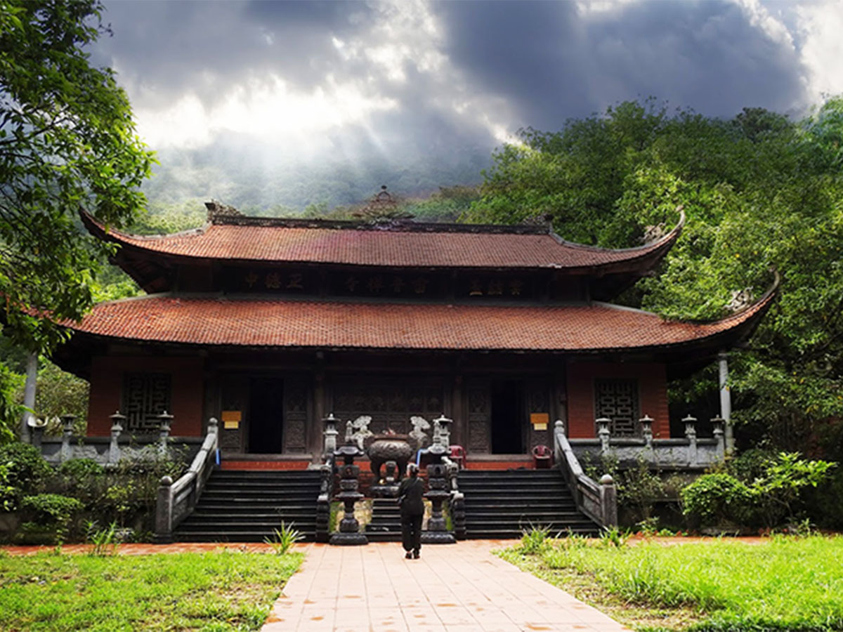 Trải nghiệm lễ hội, văn hóa chùa Lôi Âm Quảng Ninh