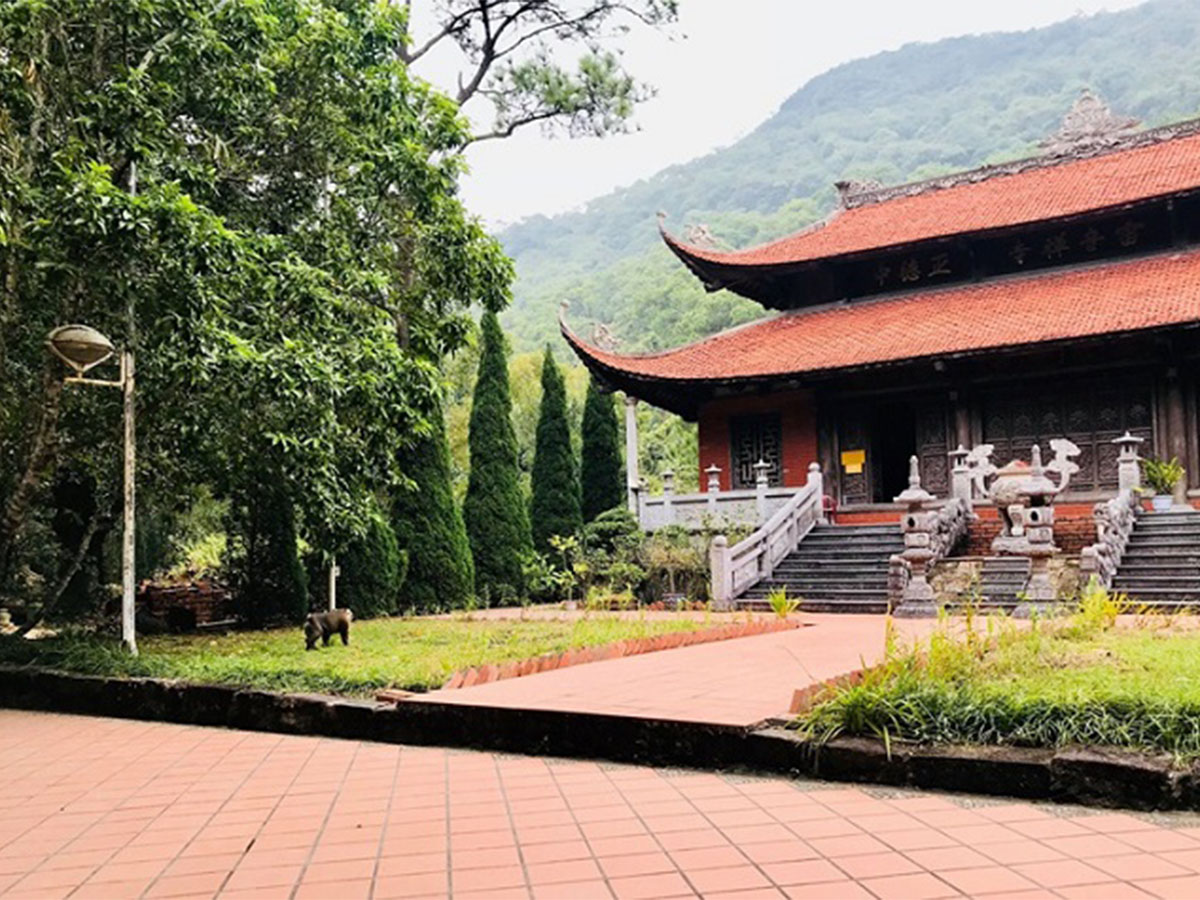 Gợi ý trải nghiệm, tham quan chùa Lôi Âm Quảng Ninh.