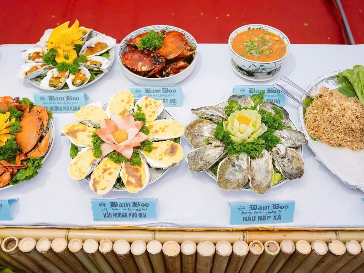 Ẩm thực trên đảo Thẻ Vàng nổi bật với hải sản tươi ngon được đánh bắt trực tiếp từ vùng biển quanh đảo. 