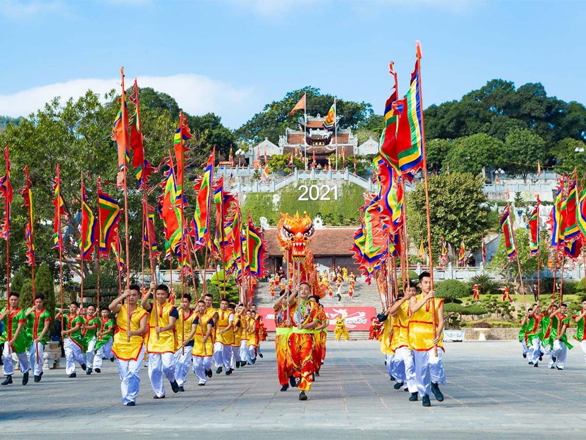 Trải nghiệm bản sắc độc đáo của cộng đồng các dân tộc thiểu số qua lễ hội Bàn Vương và hội làng Bằng Cả.