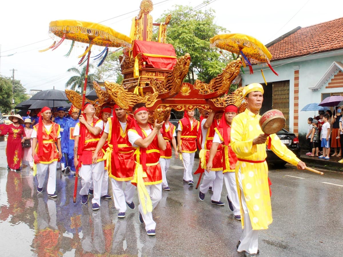 Nỗ lực phục dựng và đổi mới các lễ hội truyền thống góp phần làm phong phú sản phẩm du lịch văn hóa địa phương