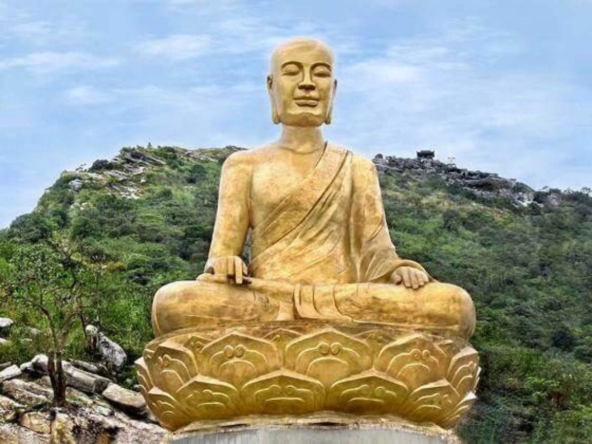 Chùa Hoa Yên hiện lưu giữ 39 pho tượng phản ánh nhiều giai đoạn lịch sử.