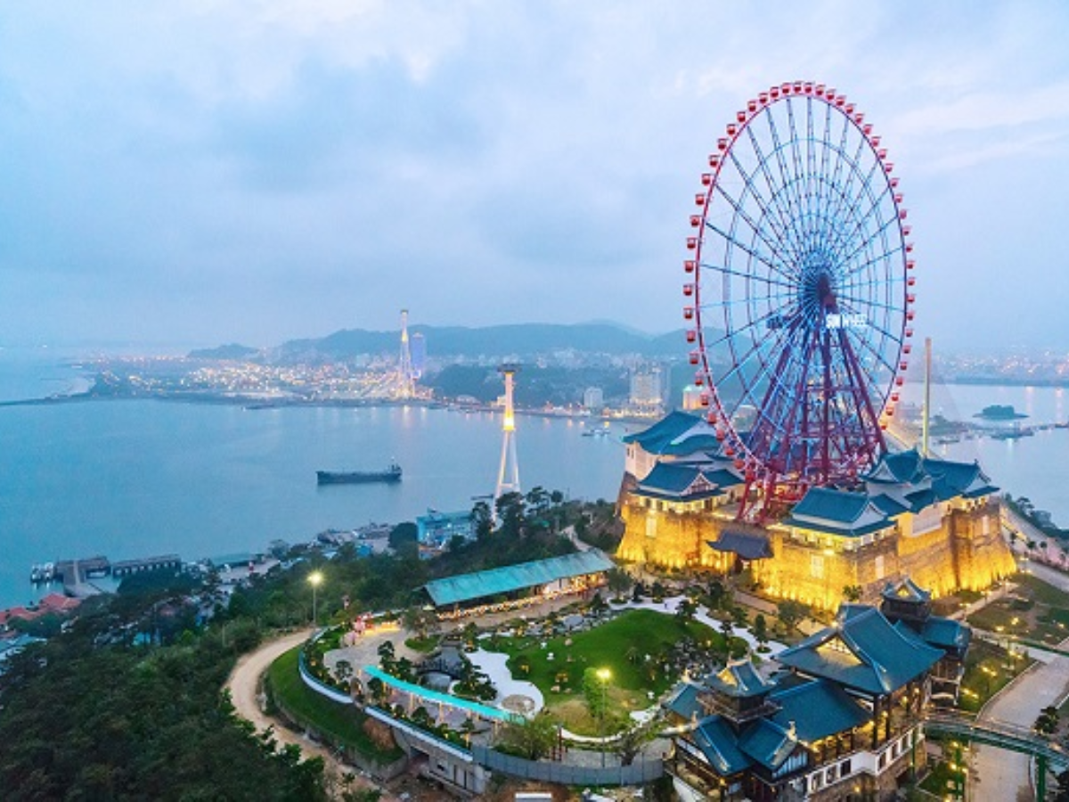 Khi về tới Hạ Long, du khách có thể ghé Sun World Ha Long