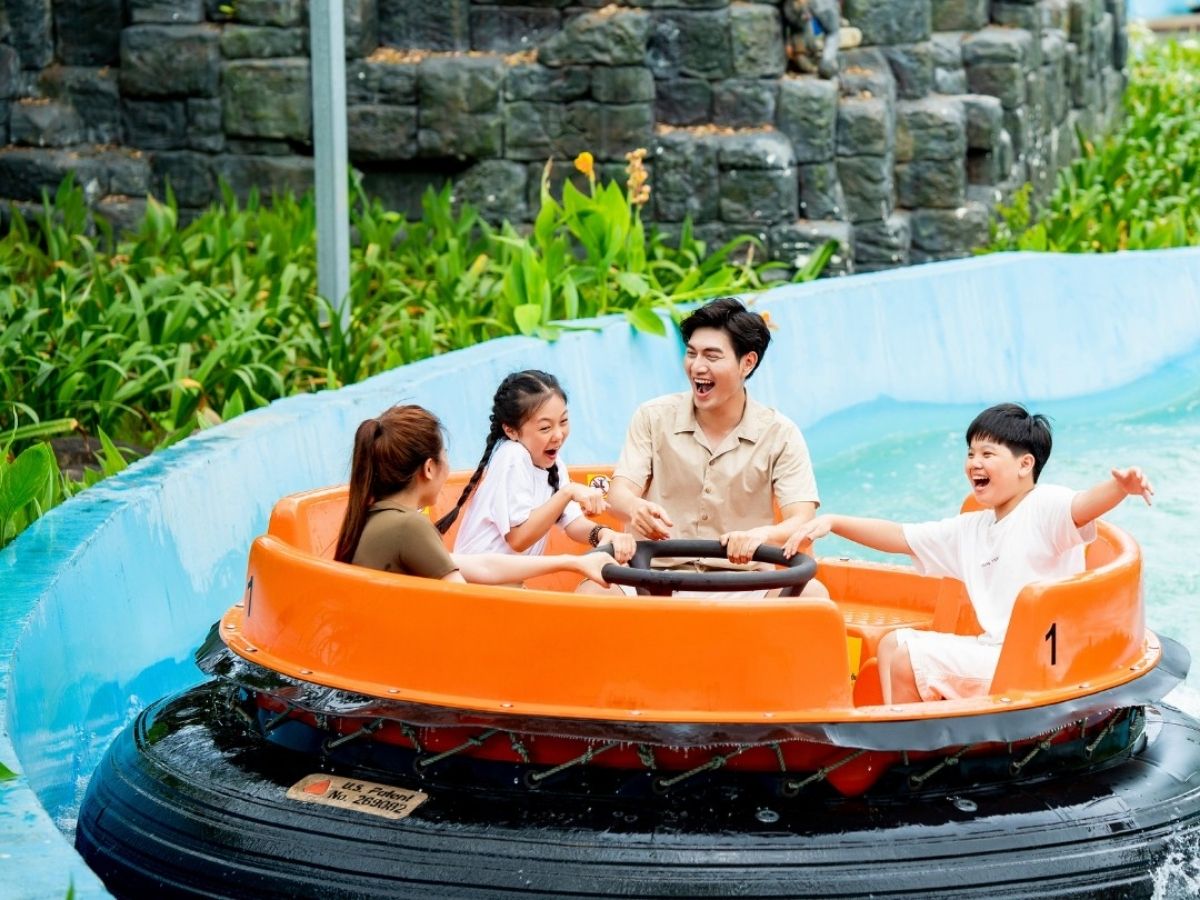 Việc mua vé Sun World Ha Long online đang trở thành xu hướng được nhiều du khách lựa chọn nhờ sự tiện lợi và nhanh chóng.