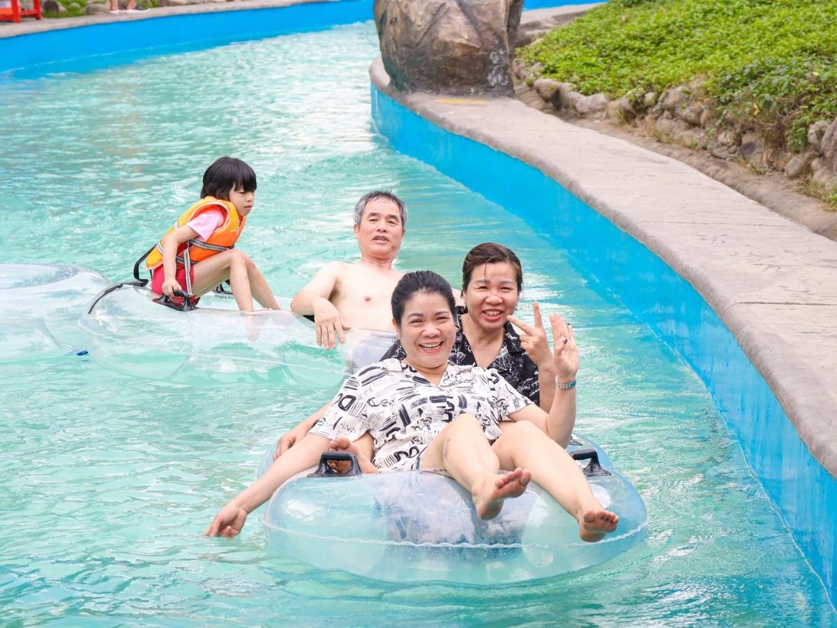 Công viên nước Hạ Long tiếp tục khẳng định vị thế là điểm đến không thể bỏ lỡ trong mùa hè.