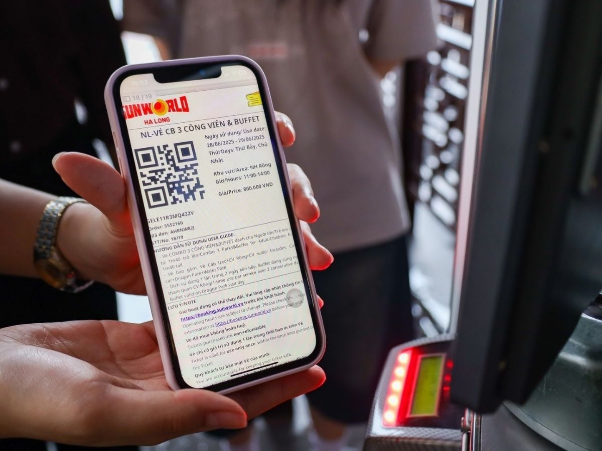 Khi lựa chọn mua vé Sun World Ha Long online, bạn sẽ thấy rõ sự khác biệt về tốc độ và sự tiện lợi.