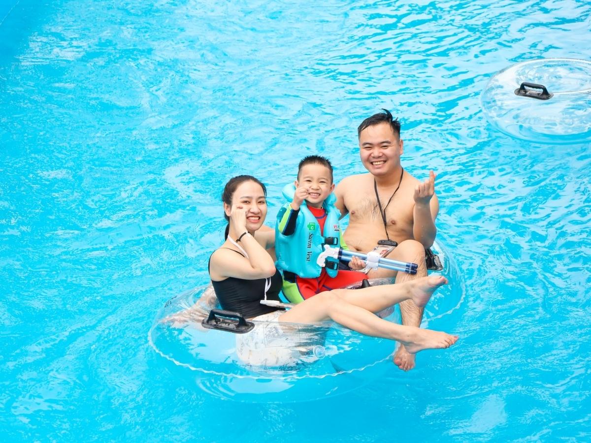 Thời điểm lý tưởng nhất để khám phá công viên nước Hạ Long là từ khoảng tháng 4 đến hết mùa hè.