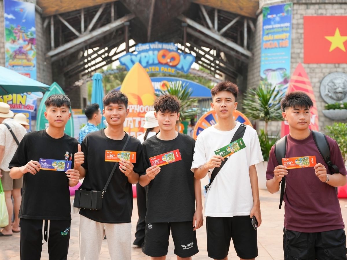 Công viên Lốc Xoáy là tên gọi quen thuộc của khu công viên nước thuộc tổ hợp Sun World Ha Long.