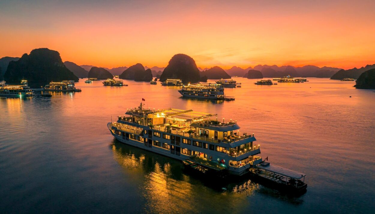 Ăn tối ven biển Hạ Long gia tăng giá trị hành trình ẩm thực.