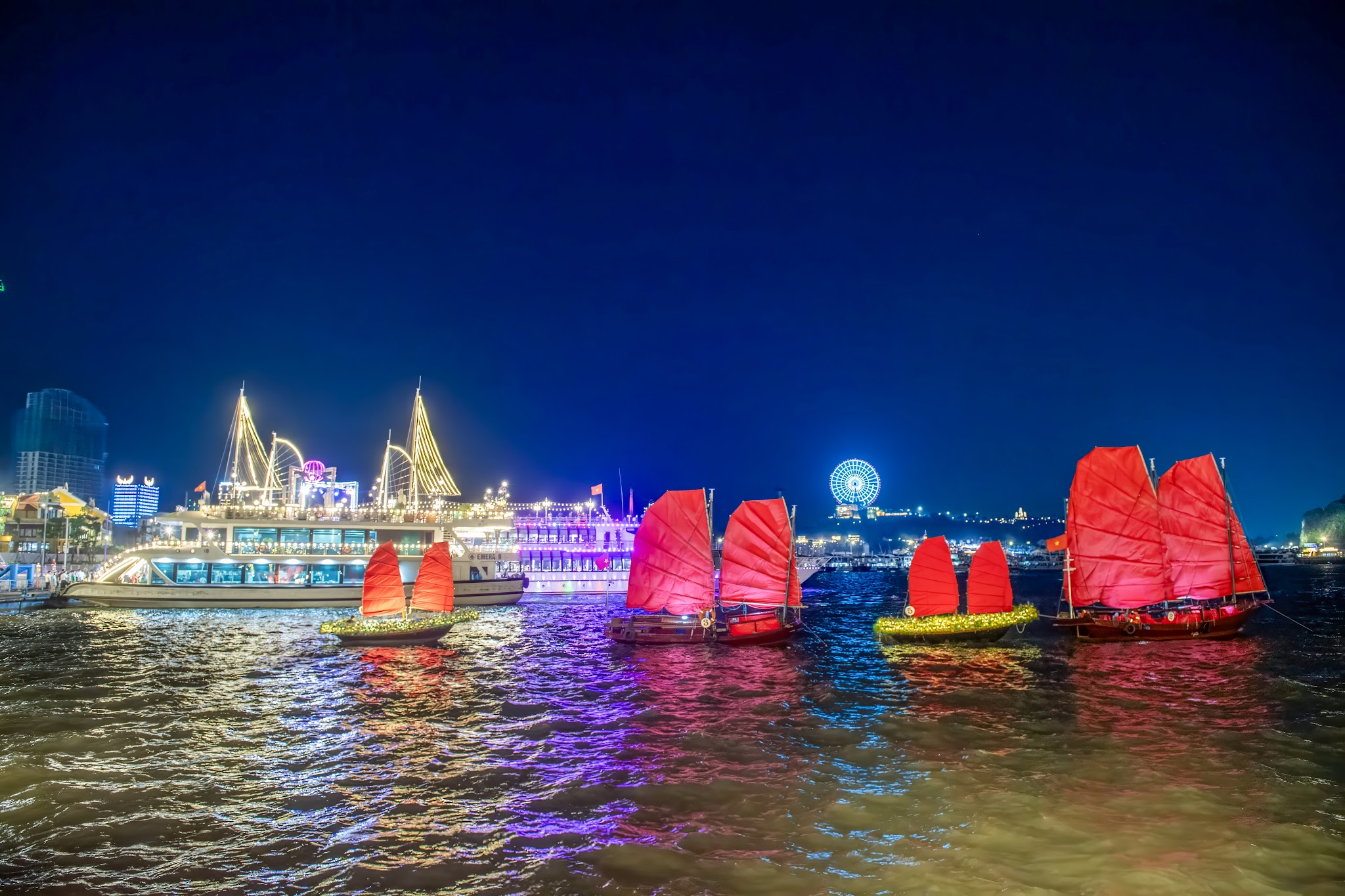 Bãi gửi xe gần VUI-Fest Hạ Long thuận tiện di chuyển khu lễ hội.