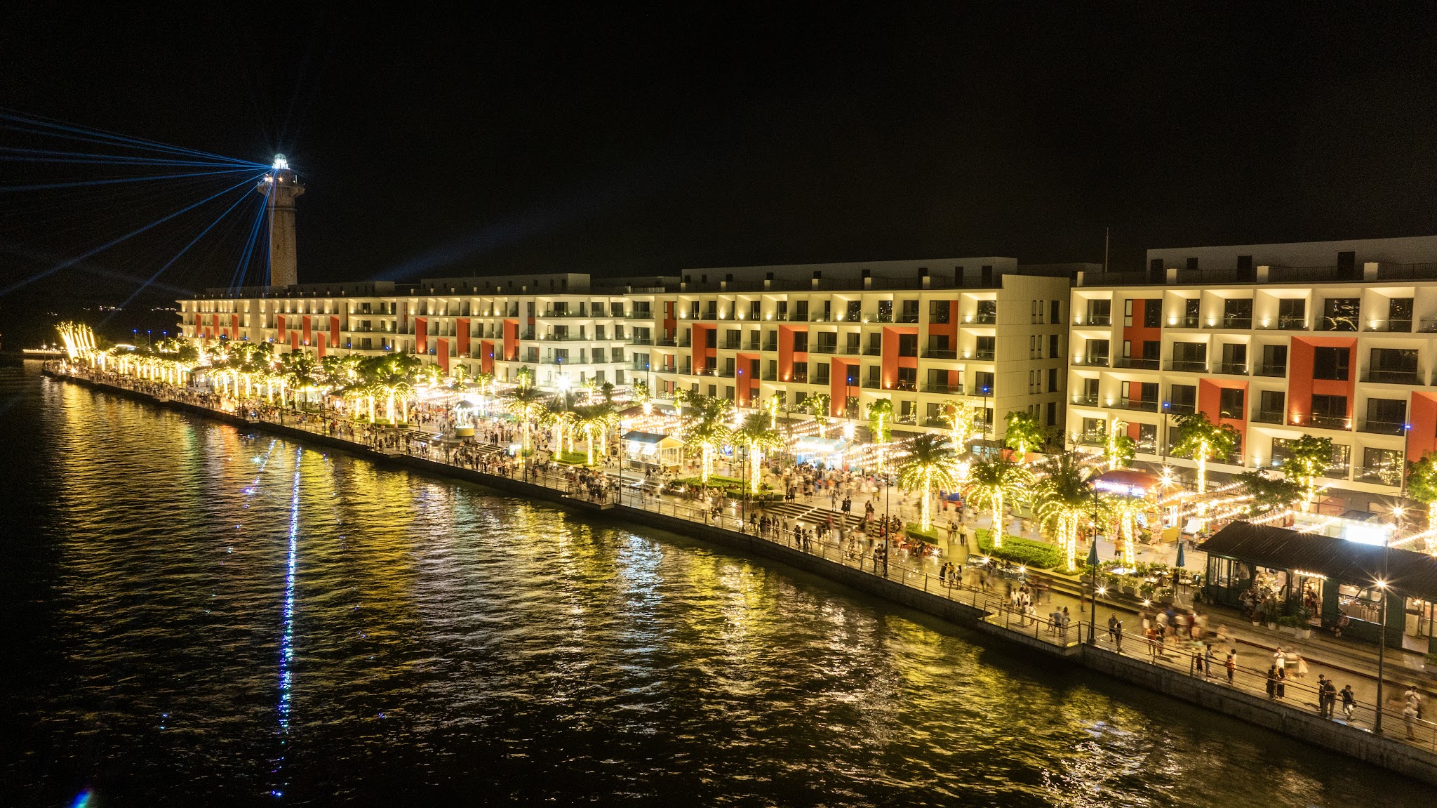 VUI-Fest Ha Long kết hợp ẩm thực, 3D Mapping và pháo hoa.