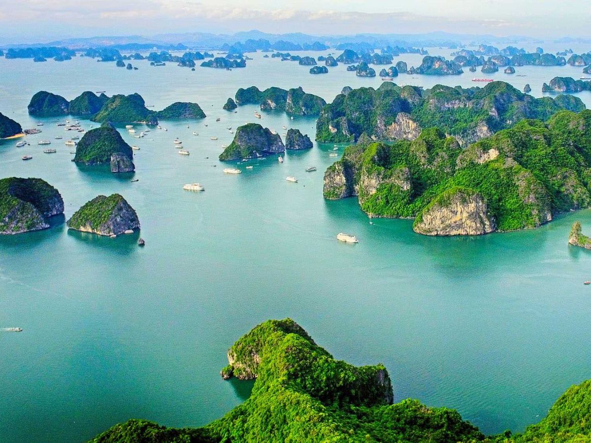 Du lịch Quảng Ninh tháng 3 mang vẻ đẹp bình yên, thu hút nhiều du khách
