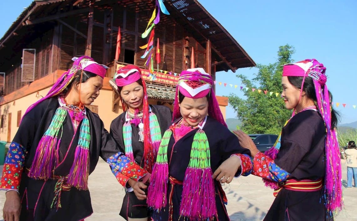  Khám phá nét văn hóa đặc trưng của người dân tộc Dao Thanh Y Quảng Ninh giúp chuyến đi thêm ý nghĩa. 